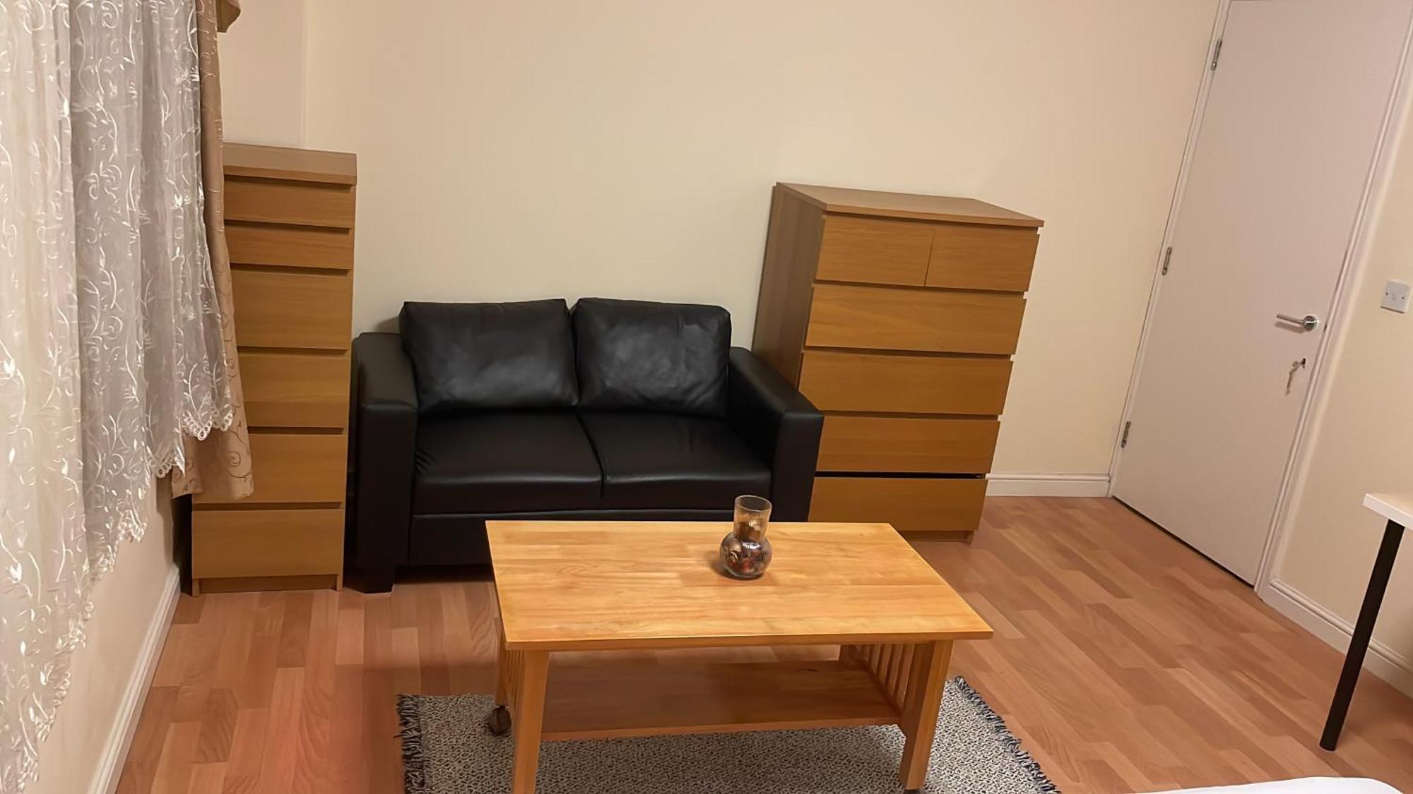 Napcastle Caledonian Park Guest house London