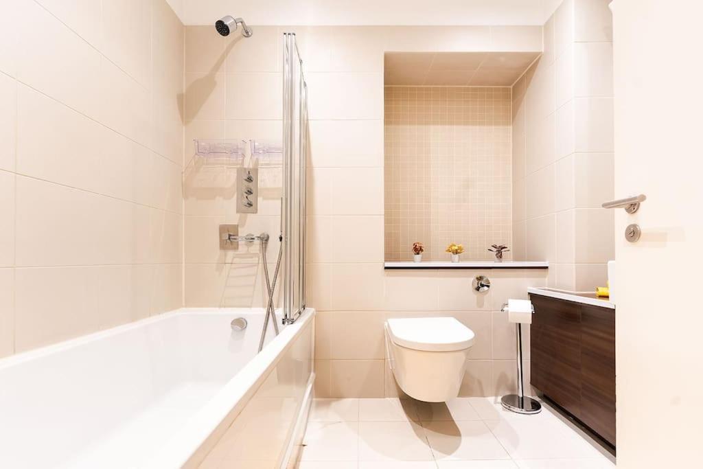 Bright & Modern One Bedroom Flat In Farringdon Londen