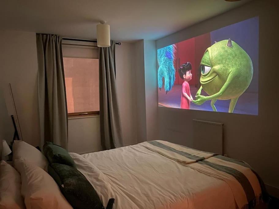 Luxury Cosy With Stunning Skyline Views! London