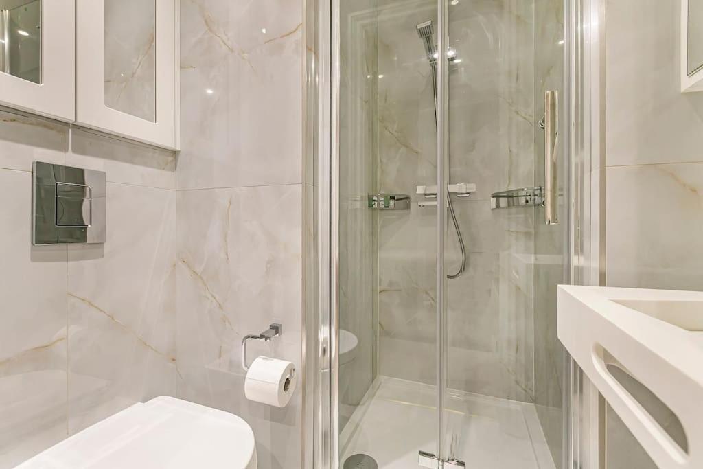 3-bed Next To Harrods With Underfloor Heating London