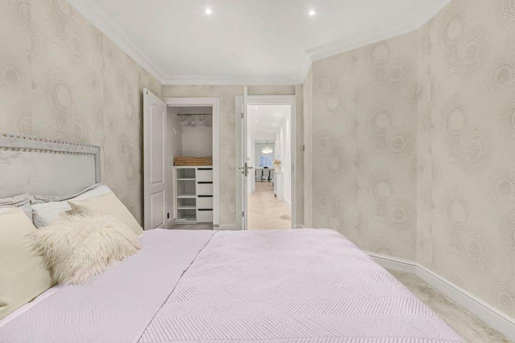 3-bed Next To Harrods With Underfloor Heating