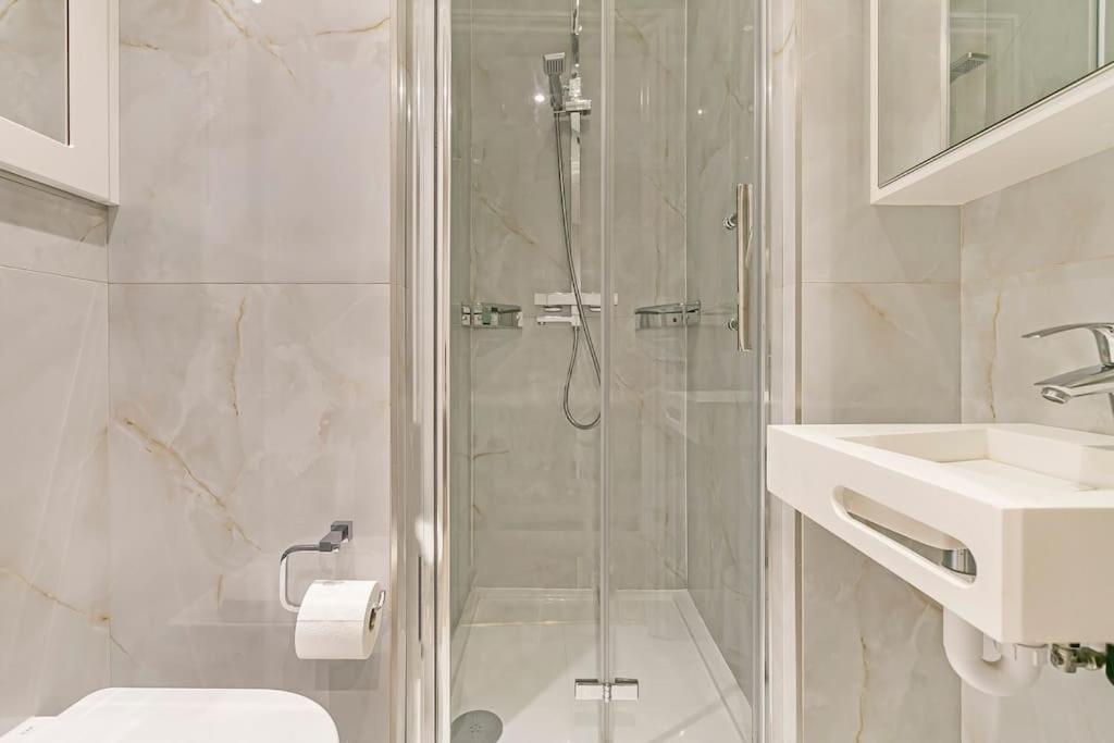3-bed Next To Harrods With Underfloor Heating Apartment *