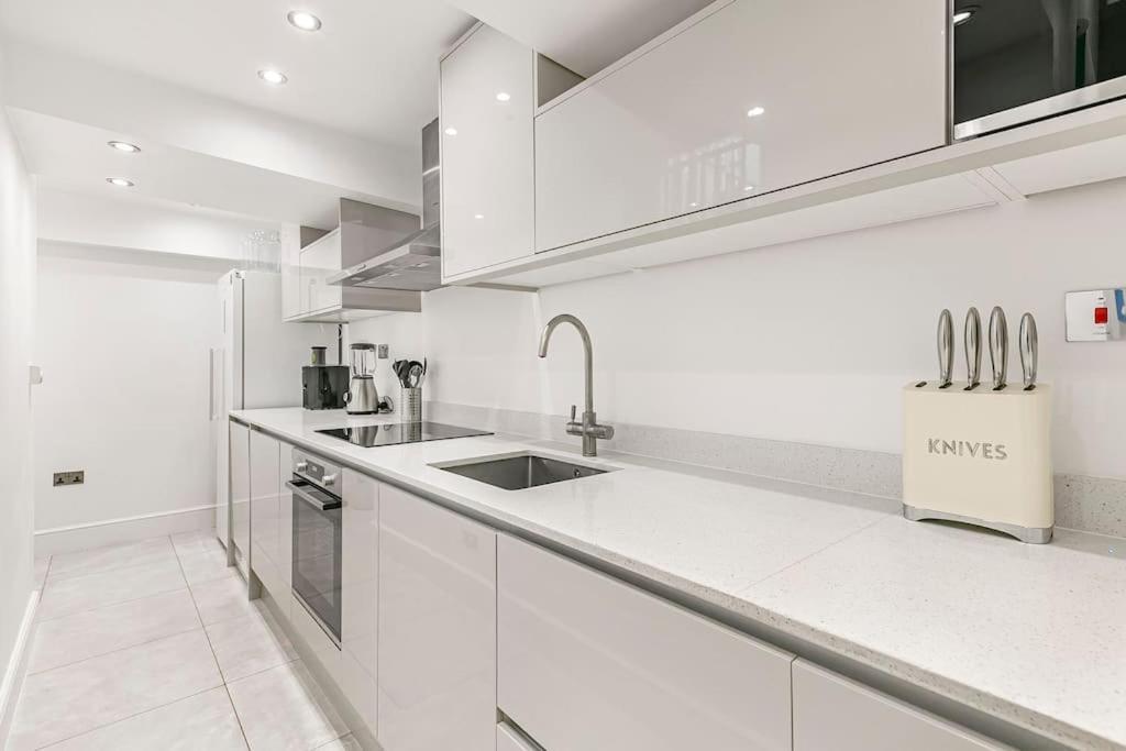 3-bed Next To Harrods With Underfloor Heating London
