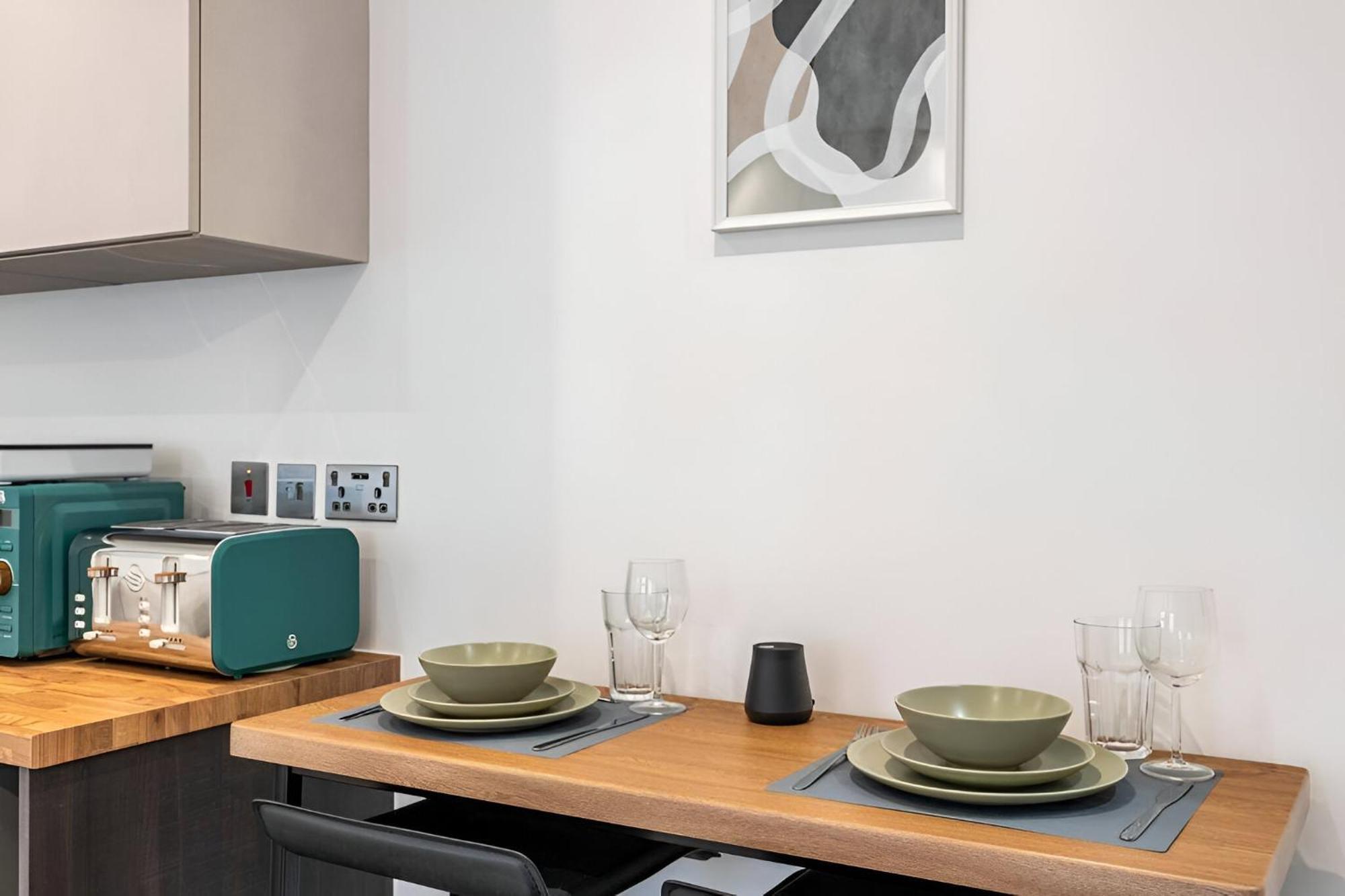 Apartment Tranquil Garden In Neasden, London