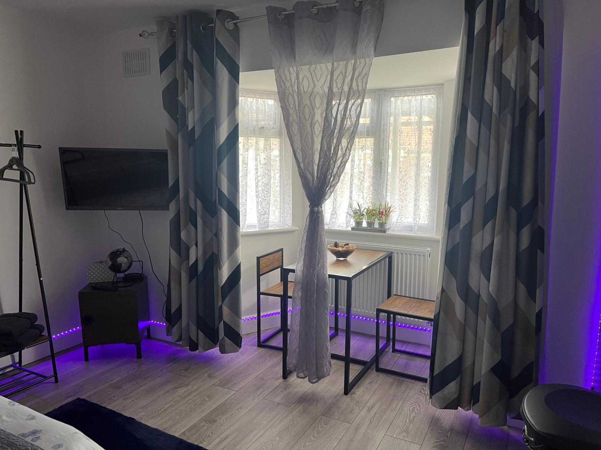Apartment New Self-contained Double Bedroom Flat *