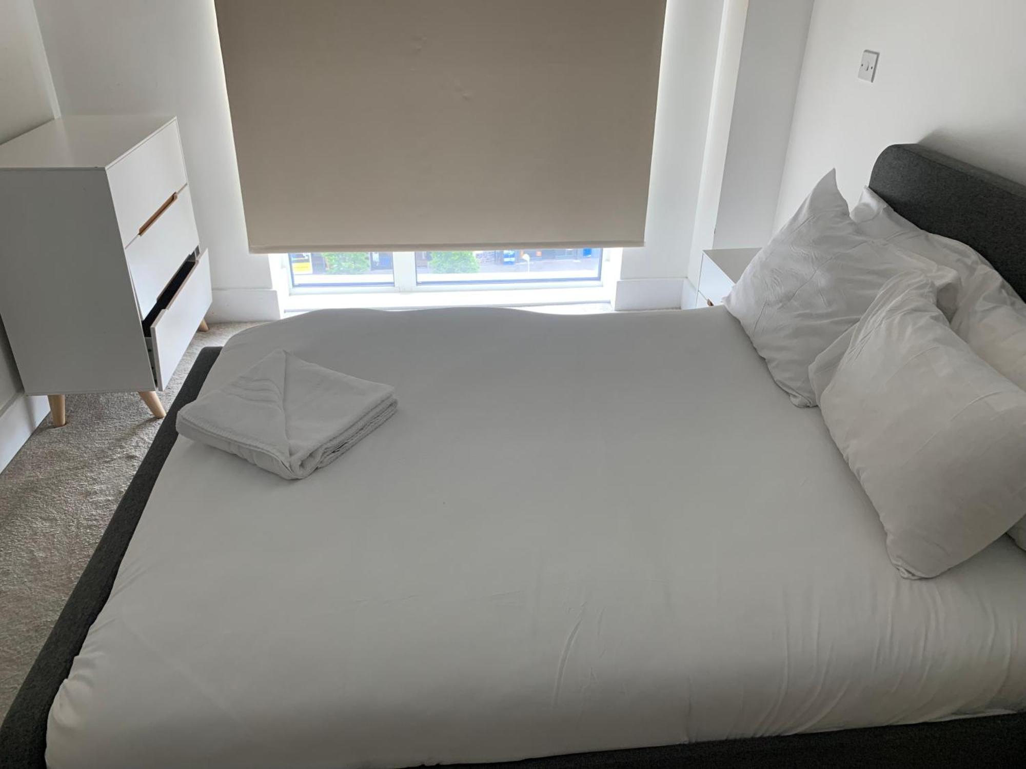 Grandeaur 2-bedrooom In Royal Asenal With Riverview Apartment *