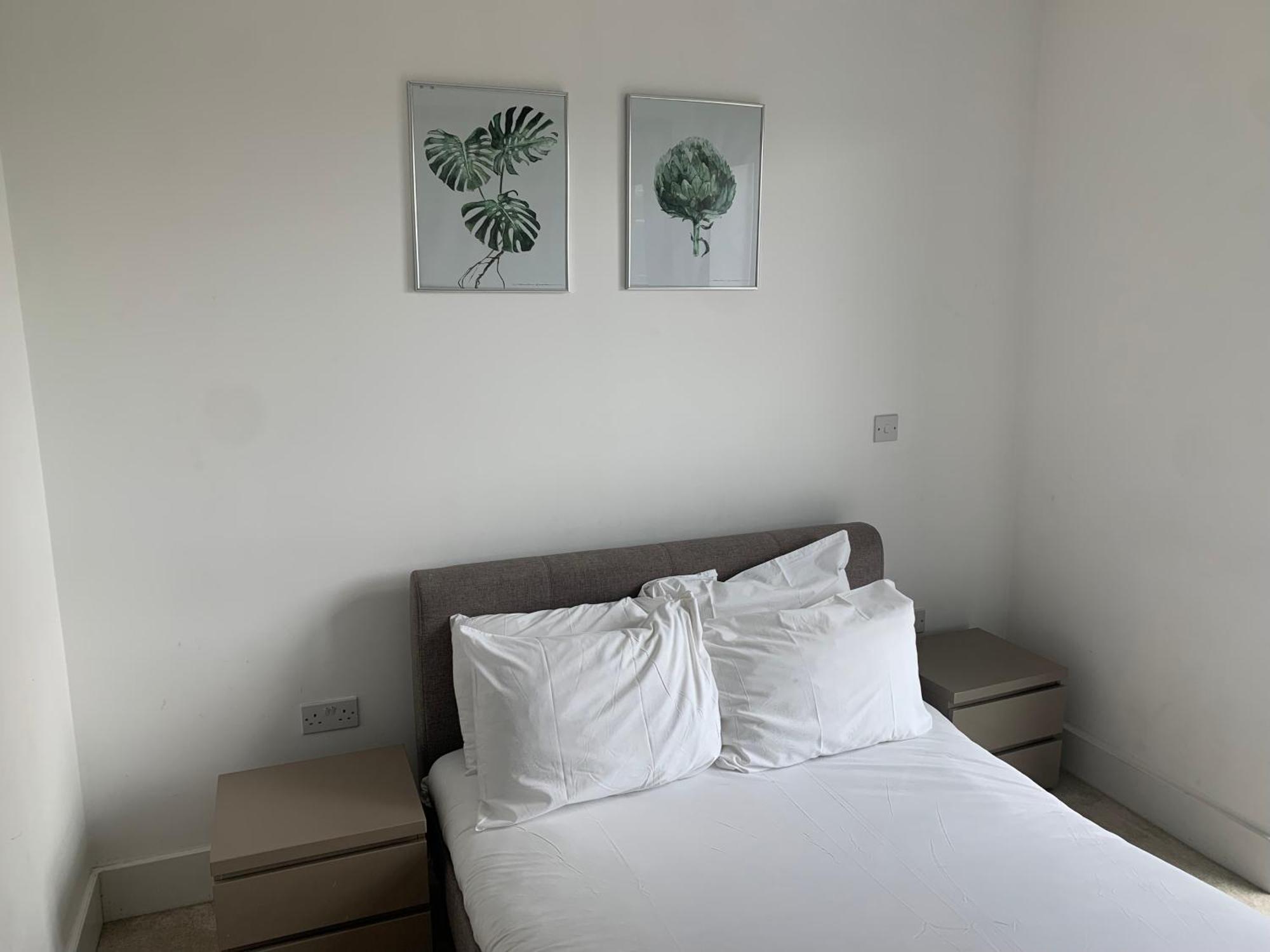 Grandeaur 2-bedrooom In Royal Asenal With Riverview Apartment London