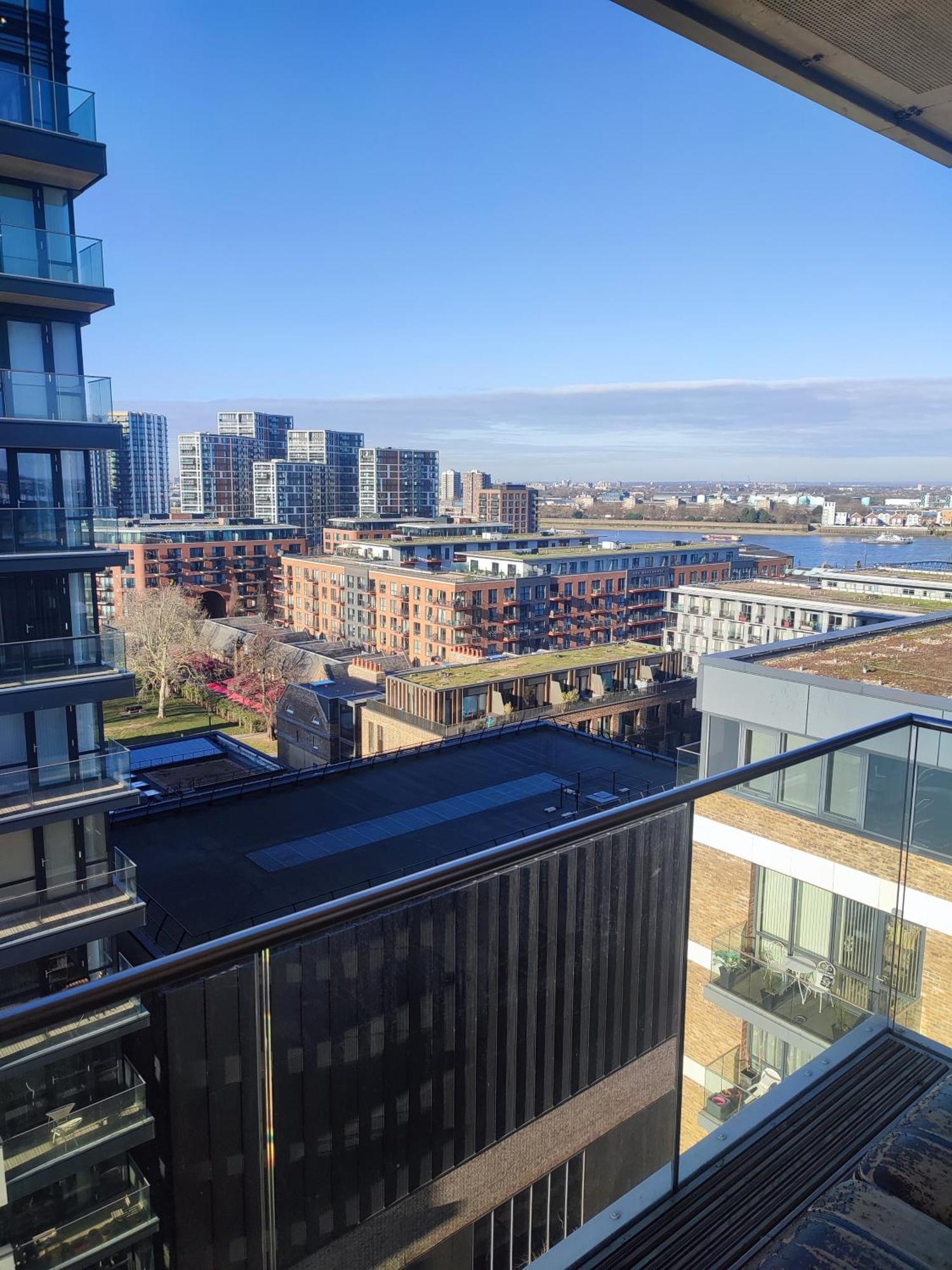Apartment Grandeaur 2-bedrooom In Royal Asenal With Riverview London
