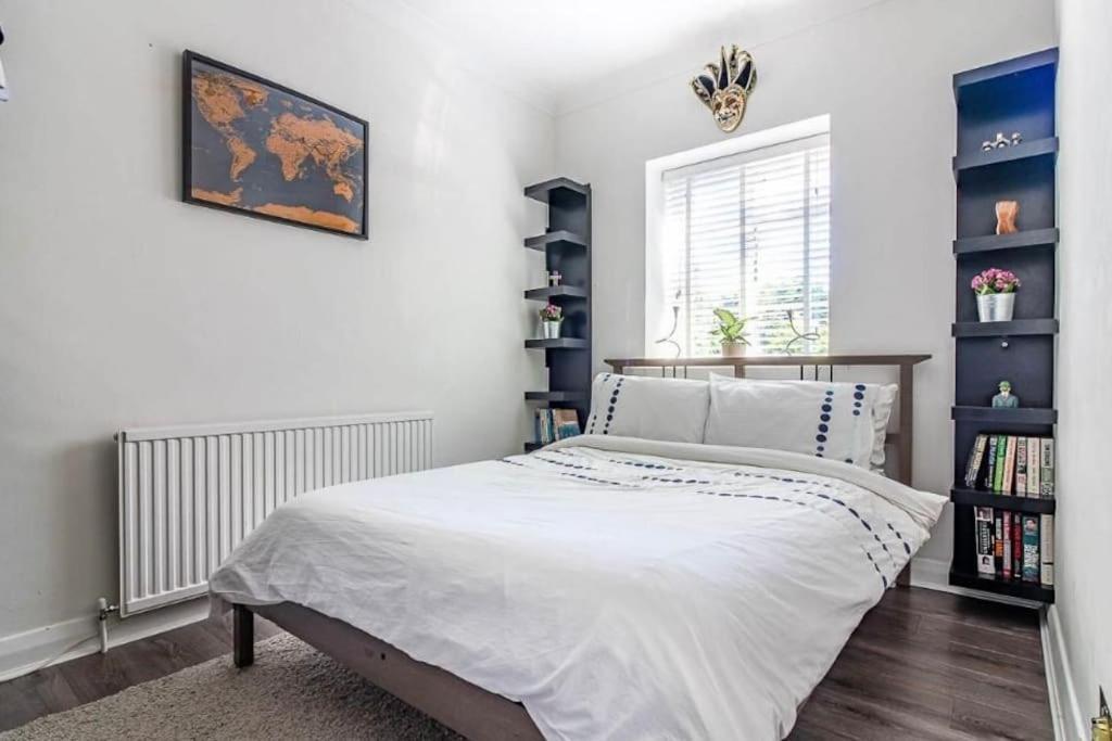 Spacious 2 Bedroom In *