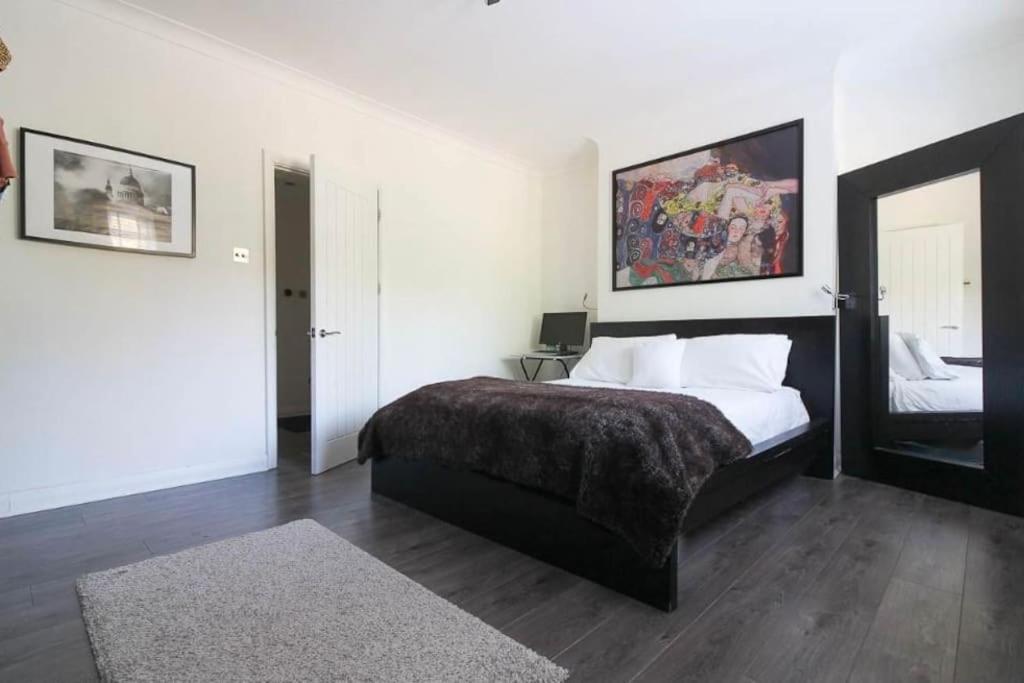 Apartment Spacious 2 Bedroom In *