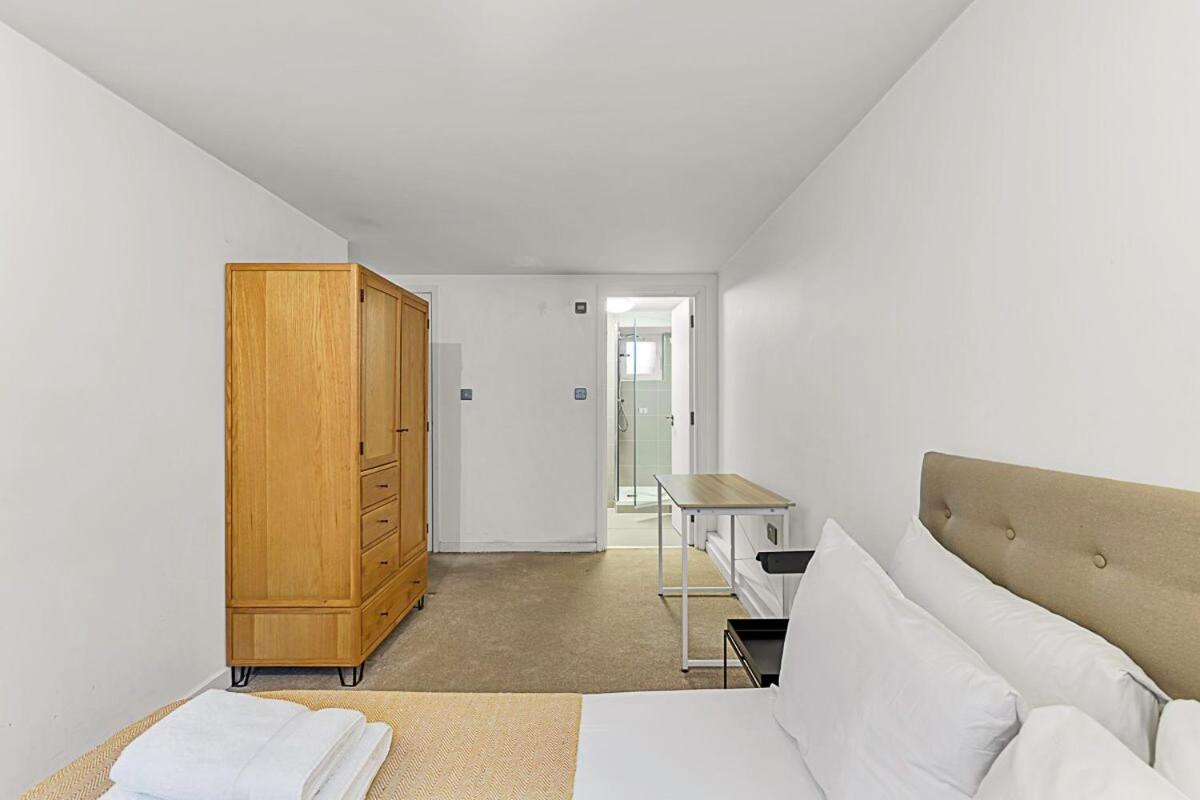 Relay Urban Charm Chelsea Apartment