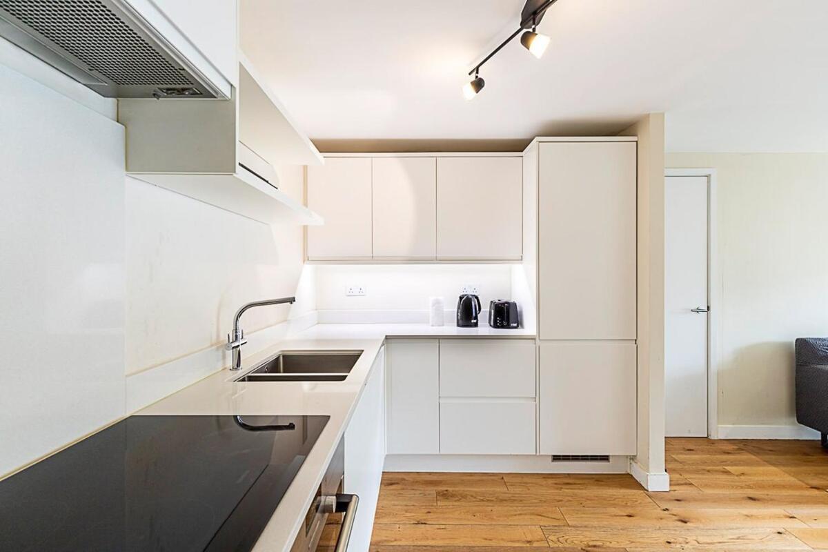 Modern With Balcony * London