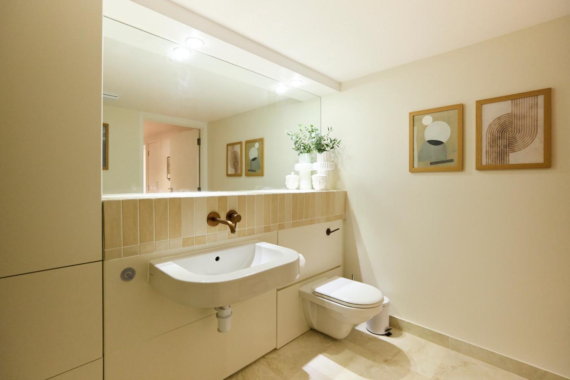 Apartment The Wenlock Arms - Inviting 1bdr Flat With Study And Balcony *
