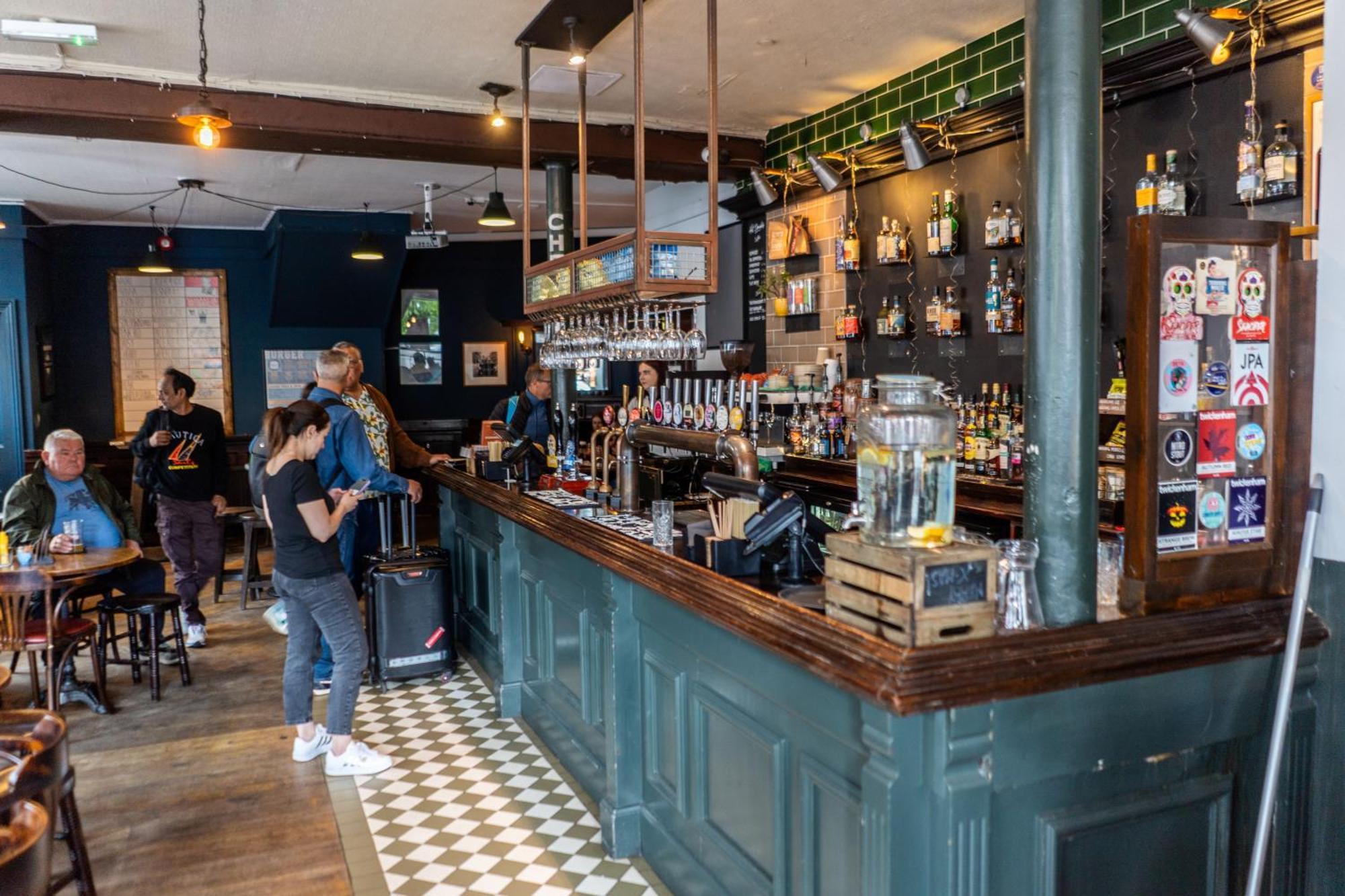 Hostal Publove @ The Man, Paddington