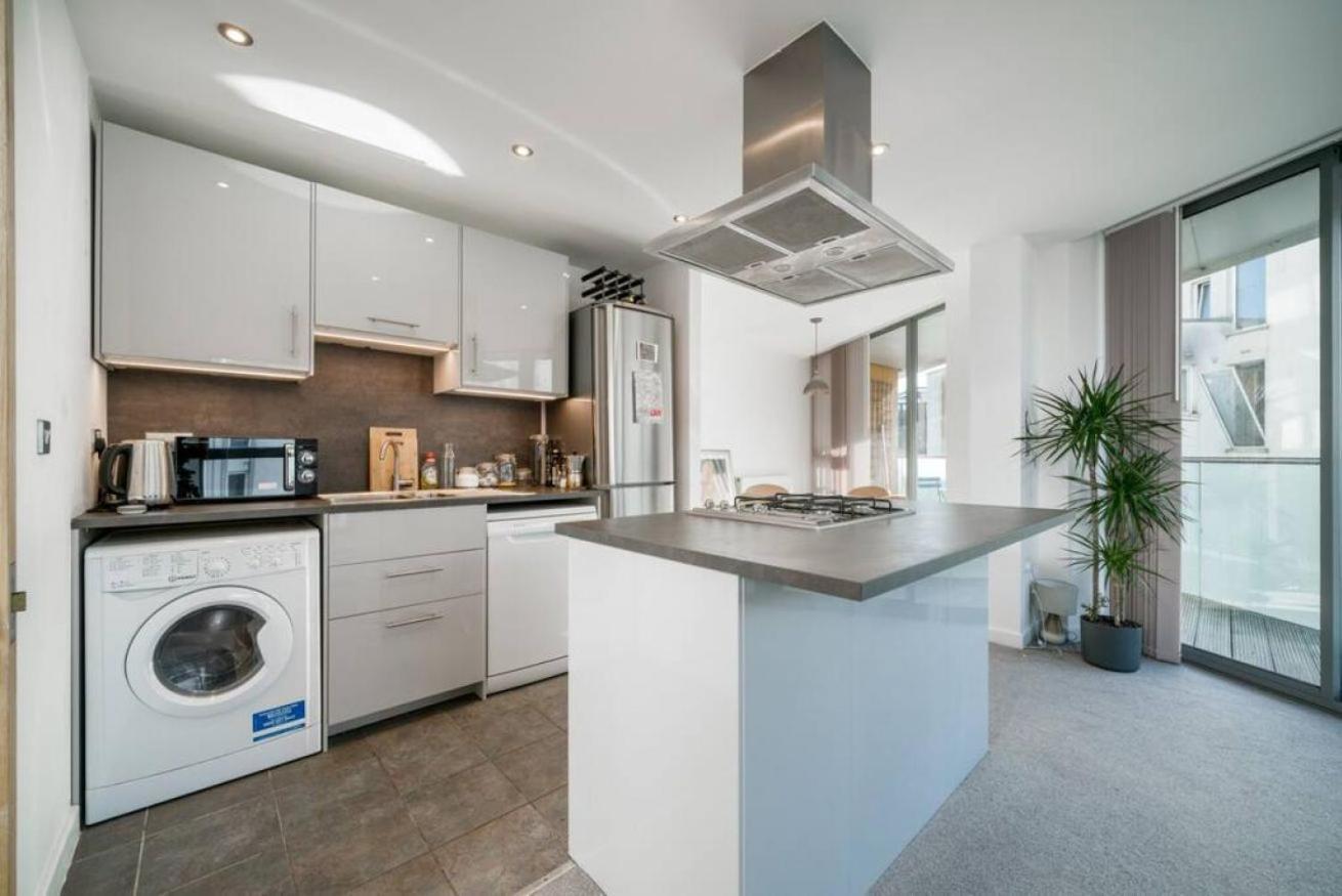 Charming Flat Near Canary Wharf London