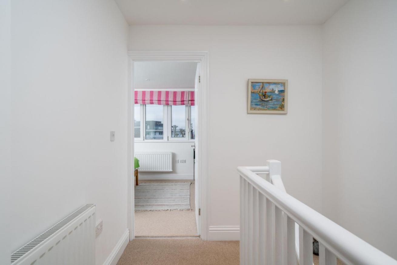 Stylish Flat Between Bridge & Tower Bridge Appartement Londen