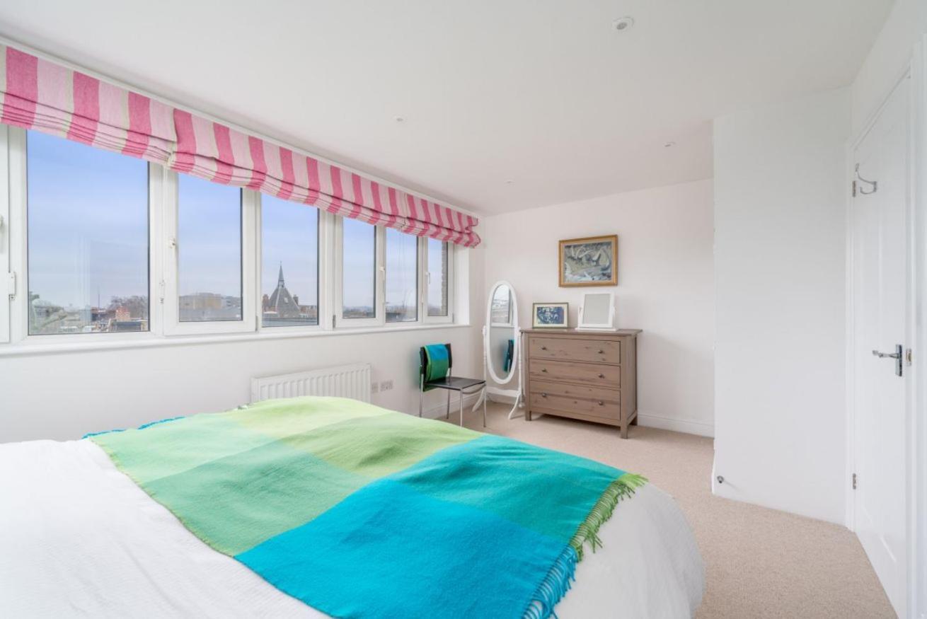 Stylish Flat Between Bridge & Tower Bridge Londen