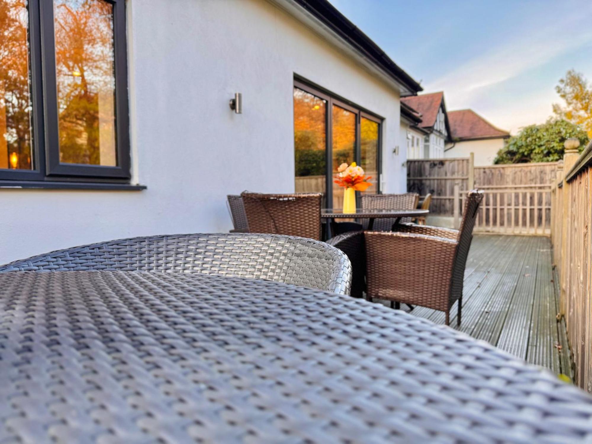 En-suites With Free Parking 30min To Guest house *