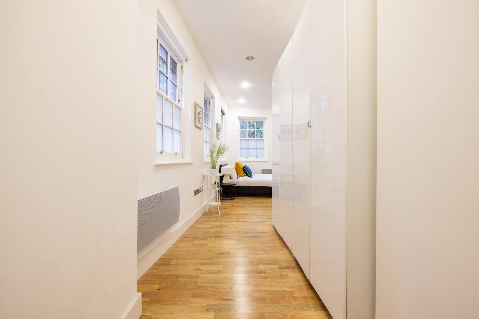 Wild Roses Serviced - Angel Apartment London