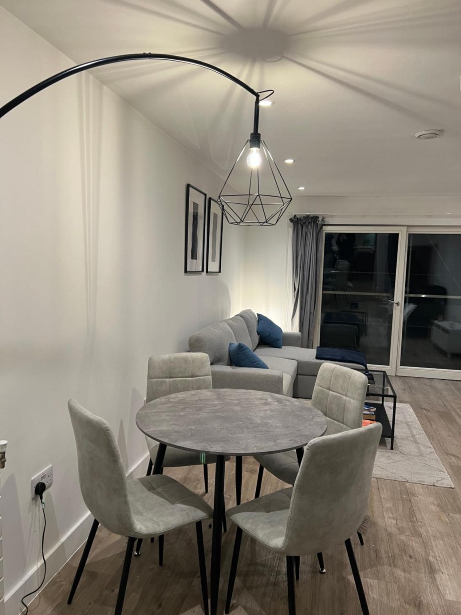 Modern Comfortable 1-br Flat In Heart Of Stockwell * London