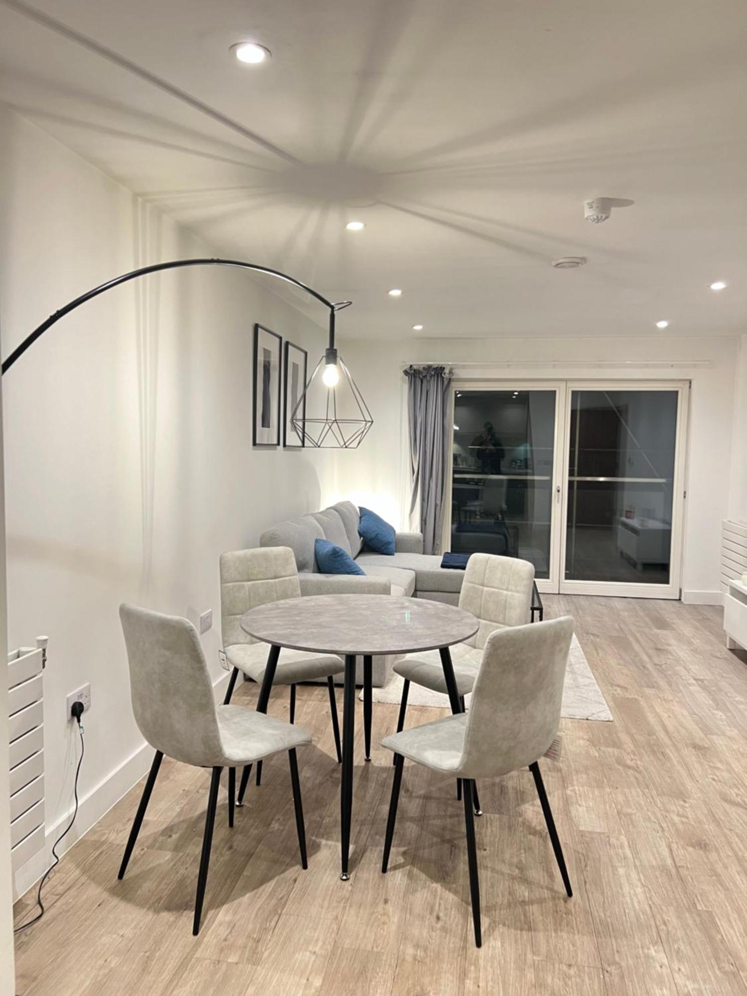Modern Comfortable 1-br Flat In Heart Of Stockwell Apartment *