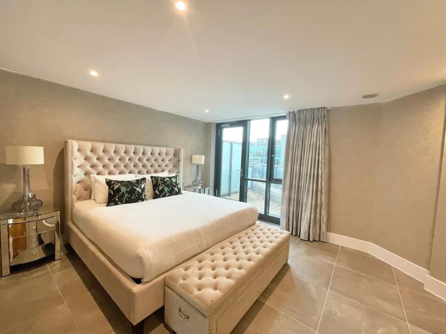 Spacious 3 Bdr With Ac And Rooftop In Paddington * Londen
