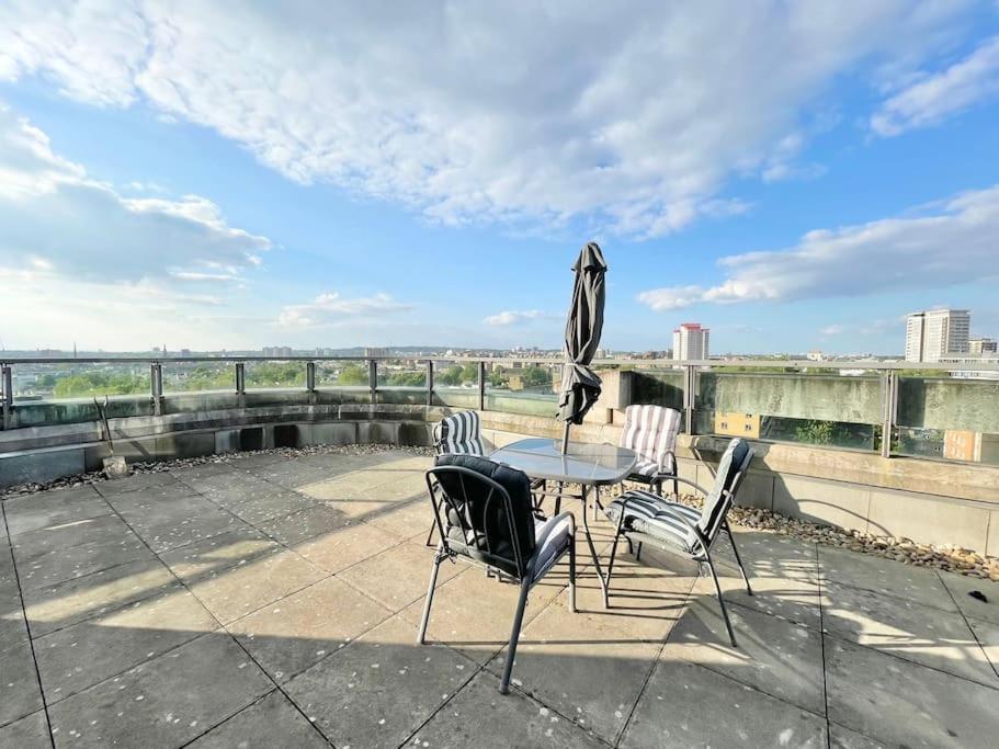 Appartement Spacious 3 Bdr With Ac And Rooftop In Paddington *