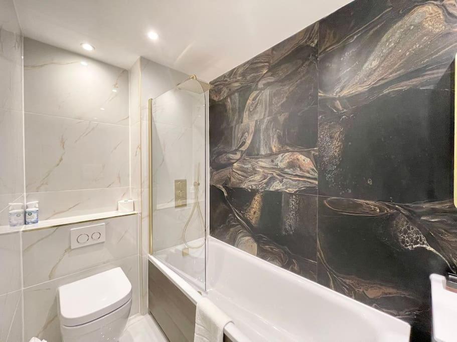 Appartement Spacious 3 Bdr With Ac And Rooftop In Paddington *