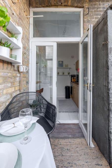 Flat In Victorian West Kensington Mansion With Balcony Apartment London