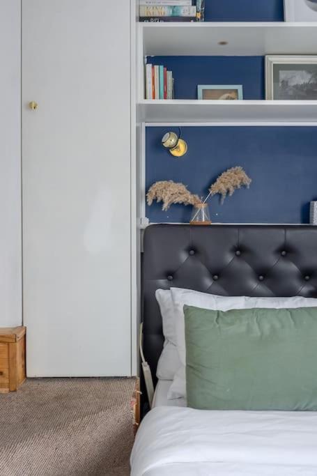 Flat In Victorian West Kensington Mansion With Balcony *