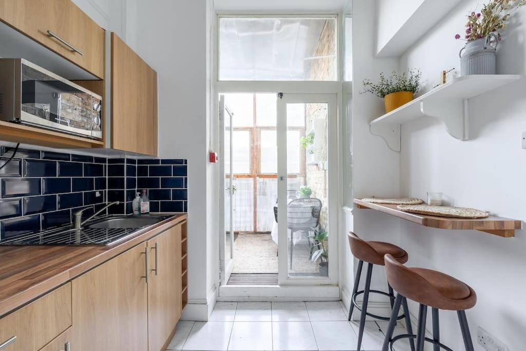 Flat In Victorian West Kensington Mansion With Balcony * London