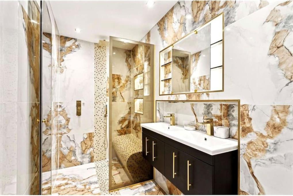 Designer Luxury Mews House In Knightsbridge Minutes From Harrods Holiday home London