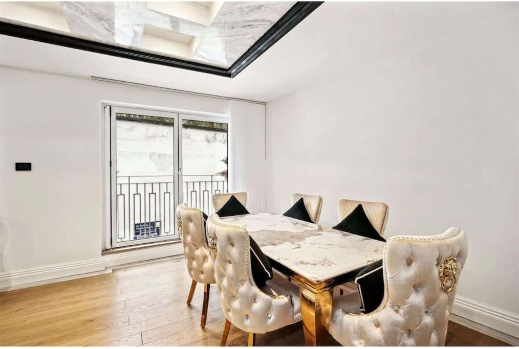 Holiday home Designer Luxury Mews House In Knightsbridge Minutes From Harrods *