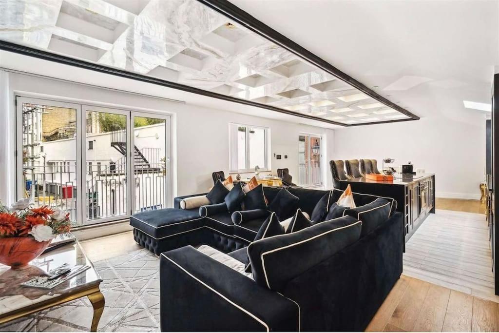 Holiday home Designer Luxury Mews House In Knightsbridge Minutes From Harrods *