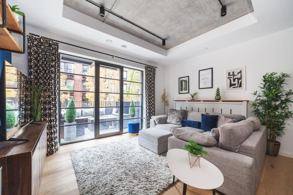 New Luxury 2 Bed Apartment London