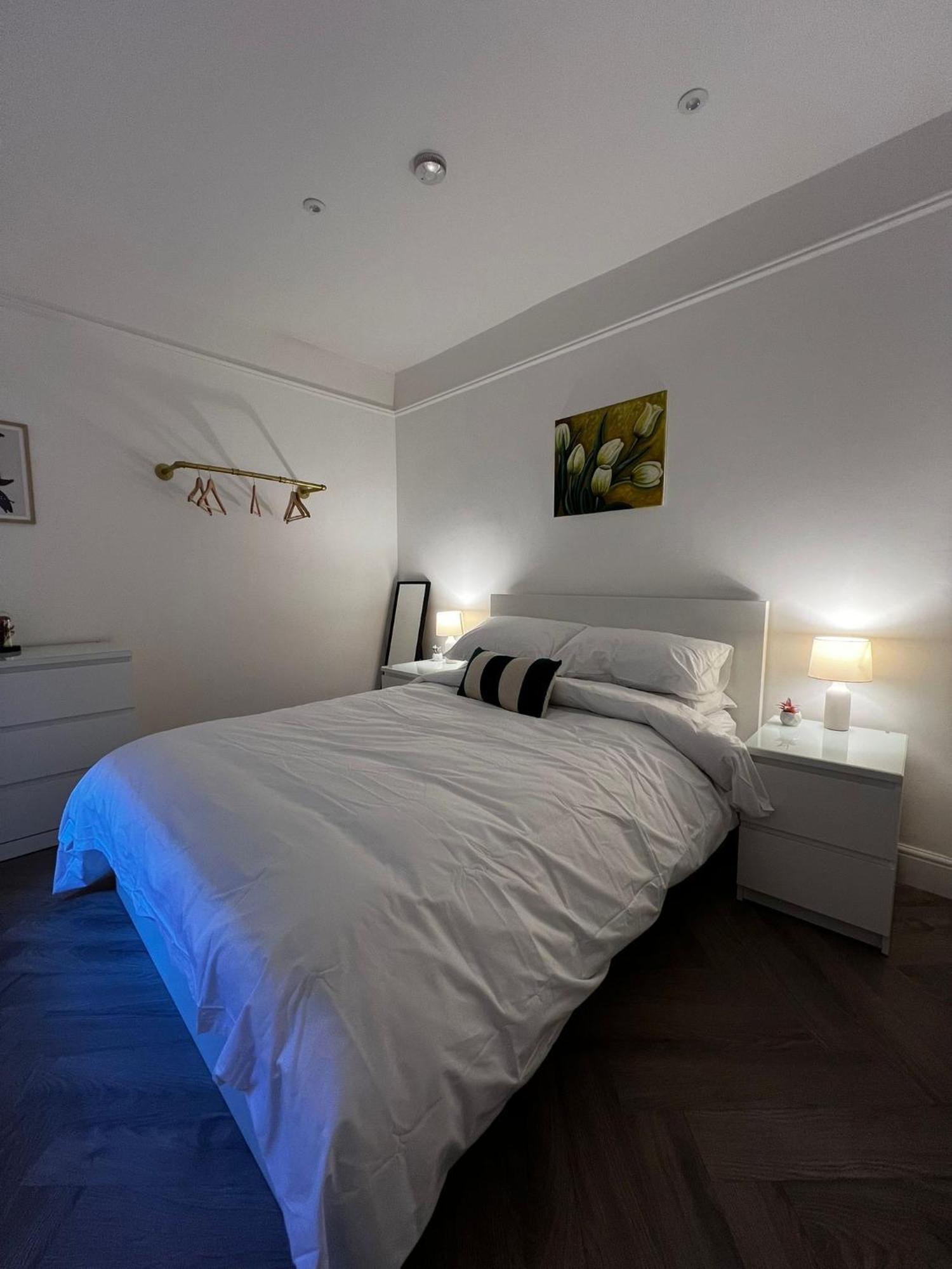 New 2 Bed Mansion Flat In Chinatown! London