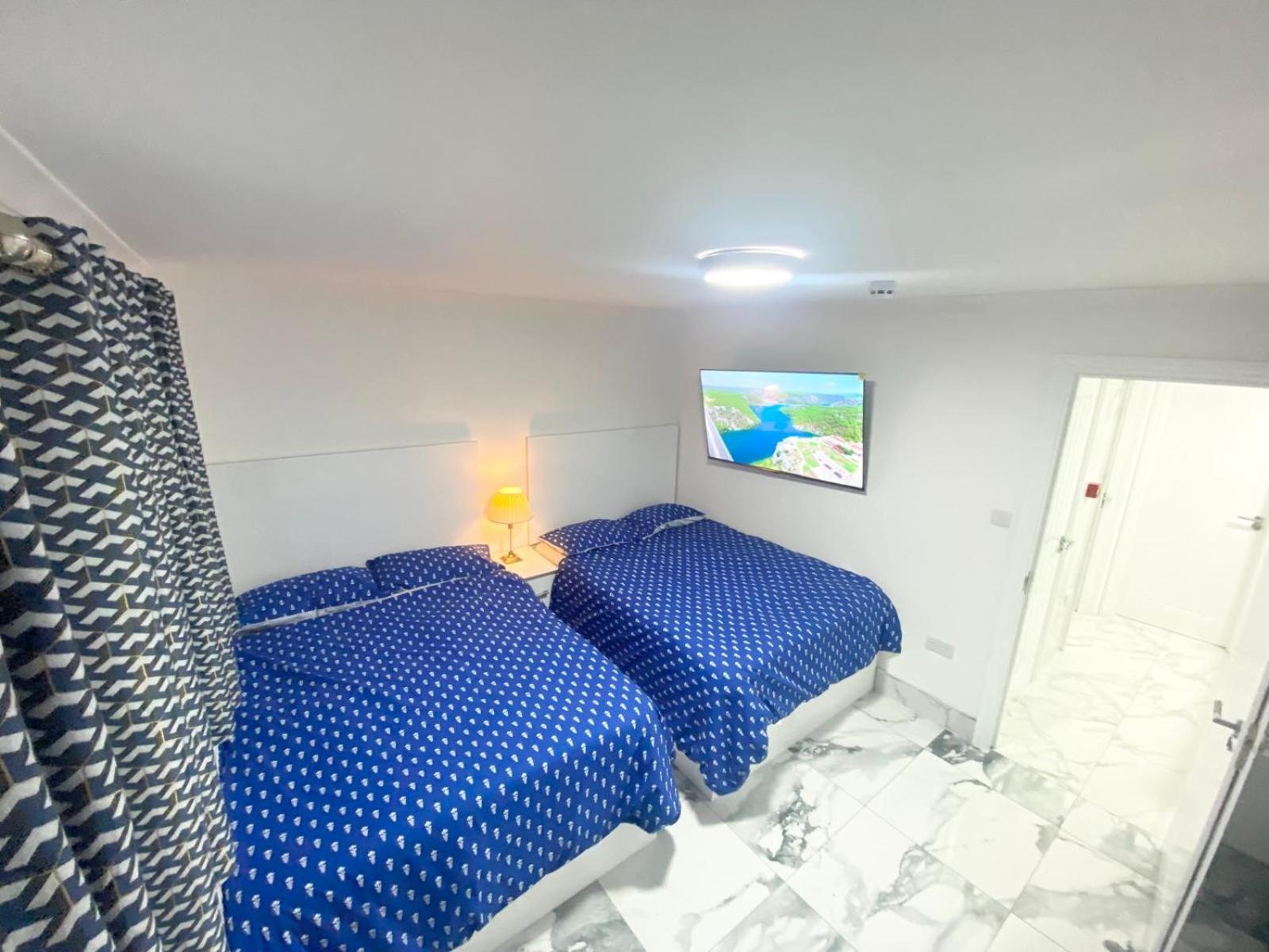 The Royal Boutique Kensington By , Sleep 11 Holiday home *