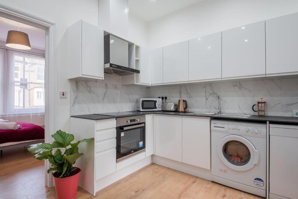 Apartment 3 Bed Flat In Hammersmith Close To Underground