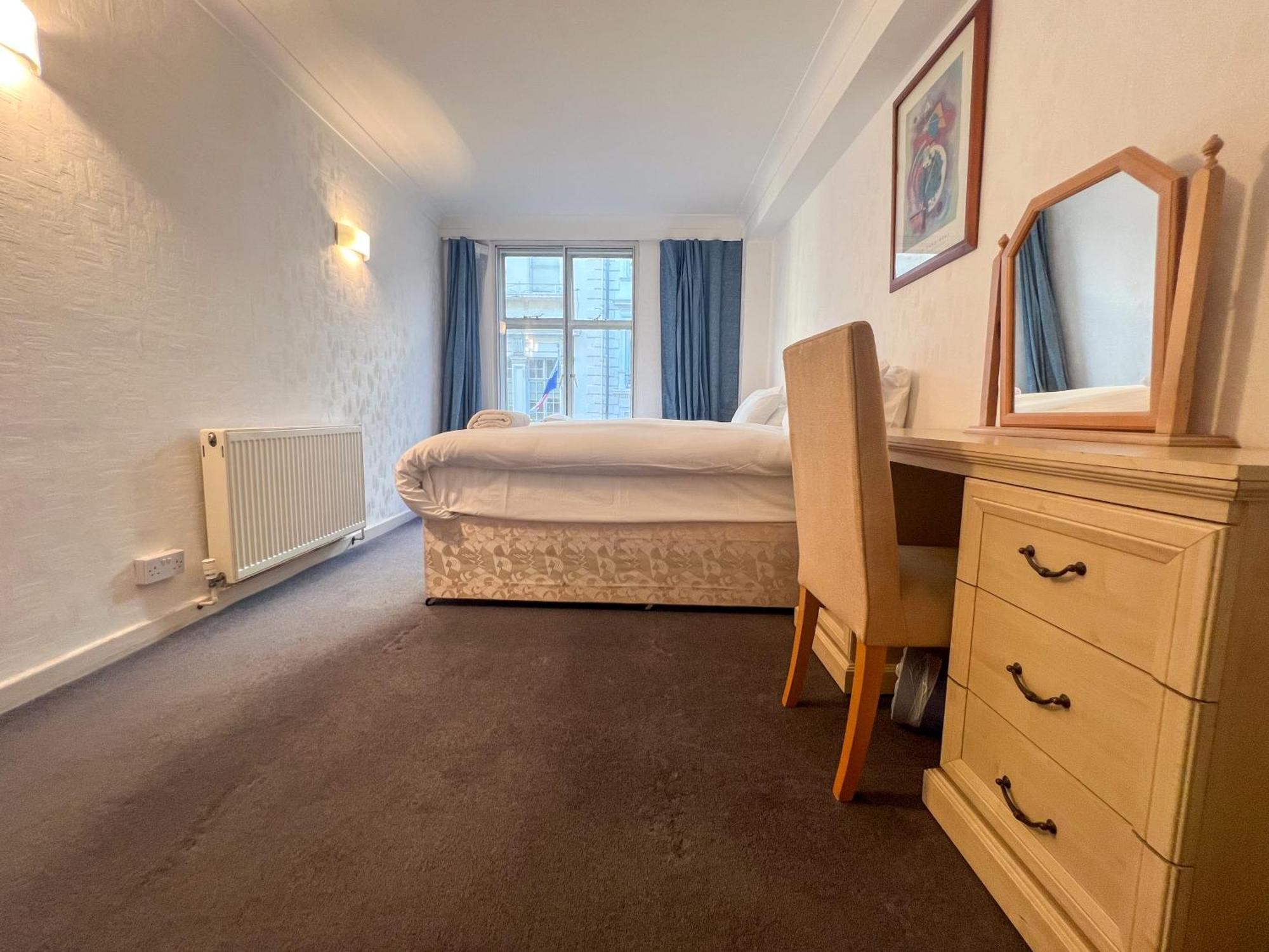 Apartment Hertford Court *