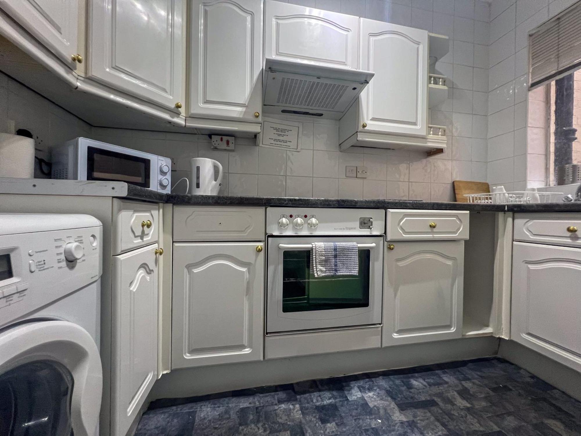 Apartment Hertford Court London