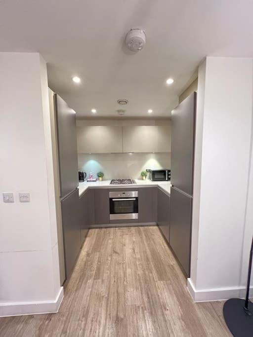 Apartment Modern Comfortable 1-br Flat In Heart Of Stockwell