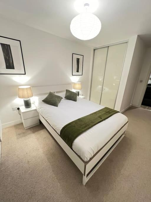 Modern Comfortable 1-br Flat In Heart Of Stockwell Apartment