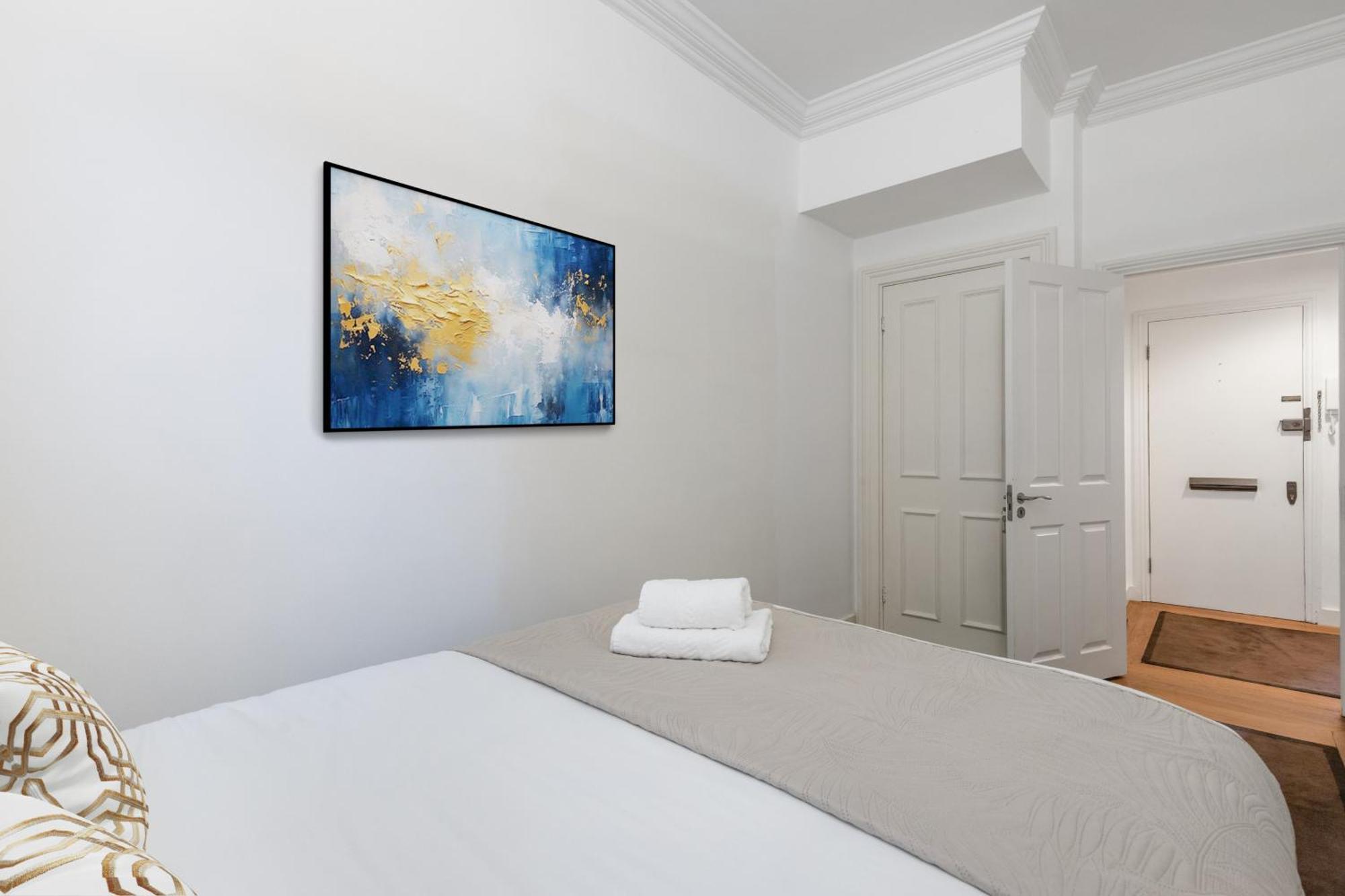 Heavenly Stays, Knightsbridge, Stylish 2-bd Escape