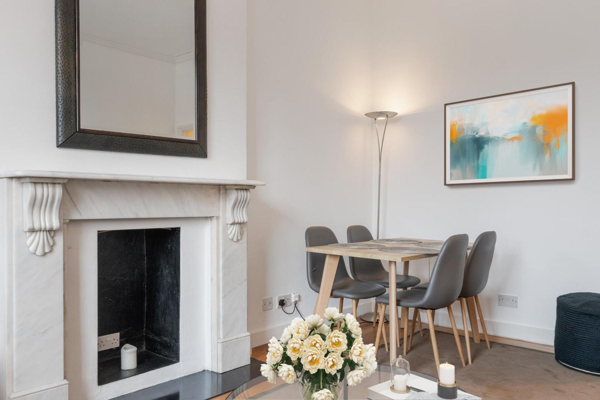 Apartment Heavenly Stays, Knightsbridge, Stylish 2-bd Escape London