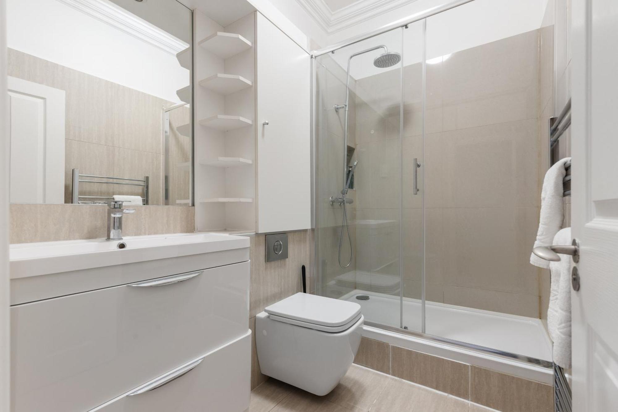 Heavenly Stays, Knightsbridge, Stylish 2-bd Escape Apartment *