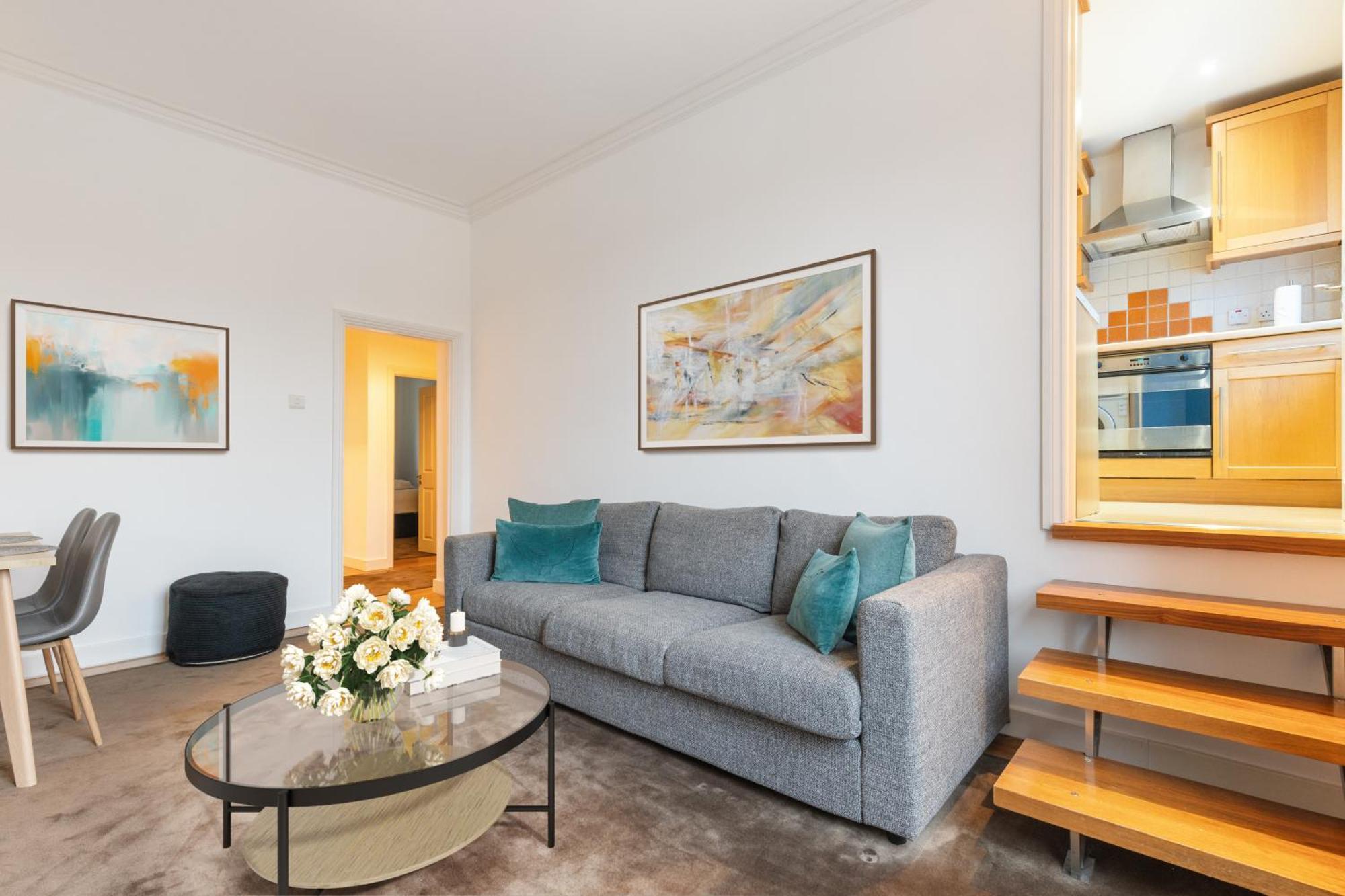Apartment Heavenly Stays, Knightsbridge, Stylish 2-bd Escape London