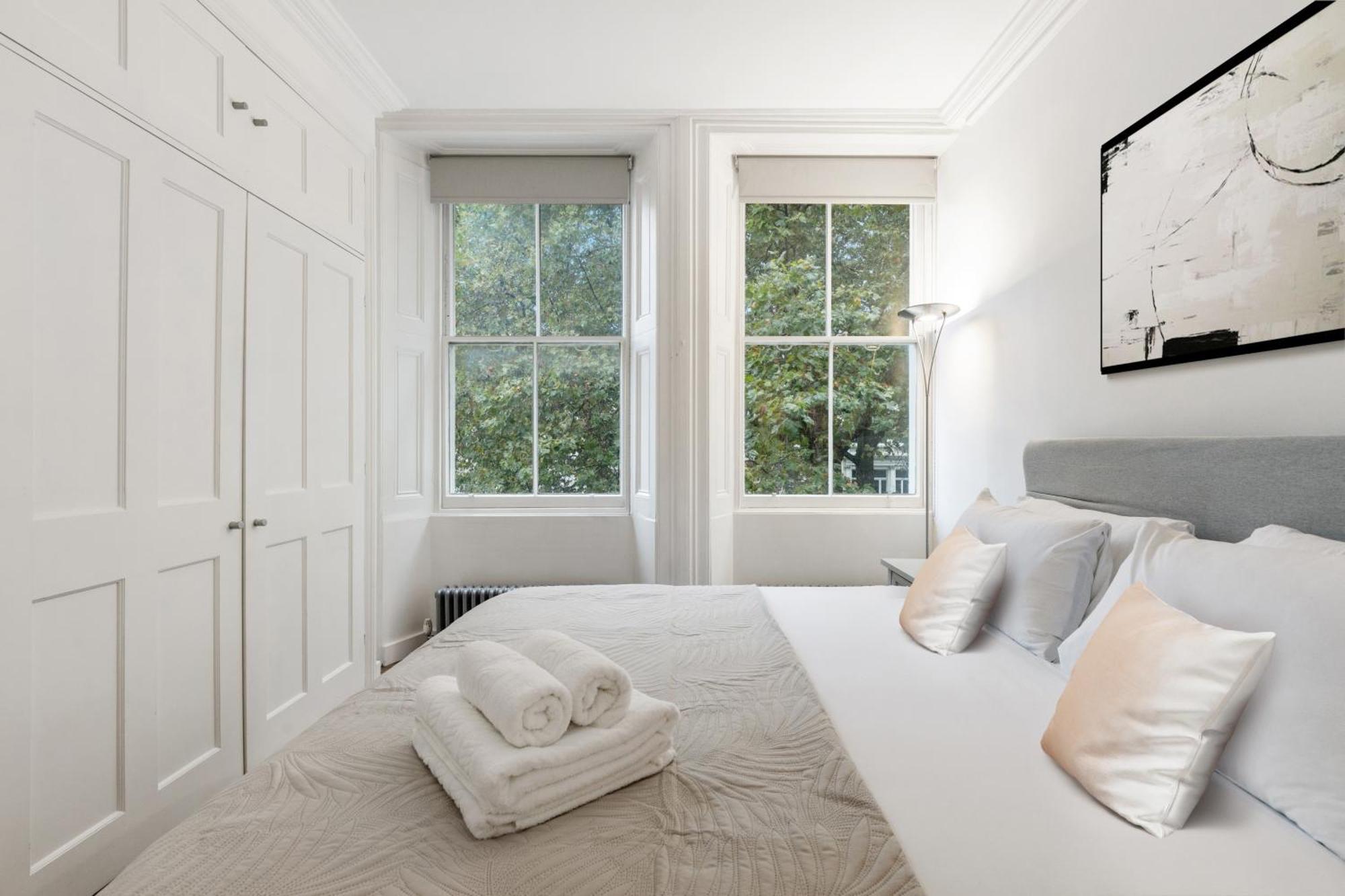 Heavenly Stays, Knightsbridge, Stylish 2-bd Escape Apartment