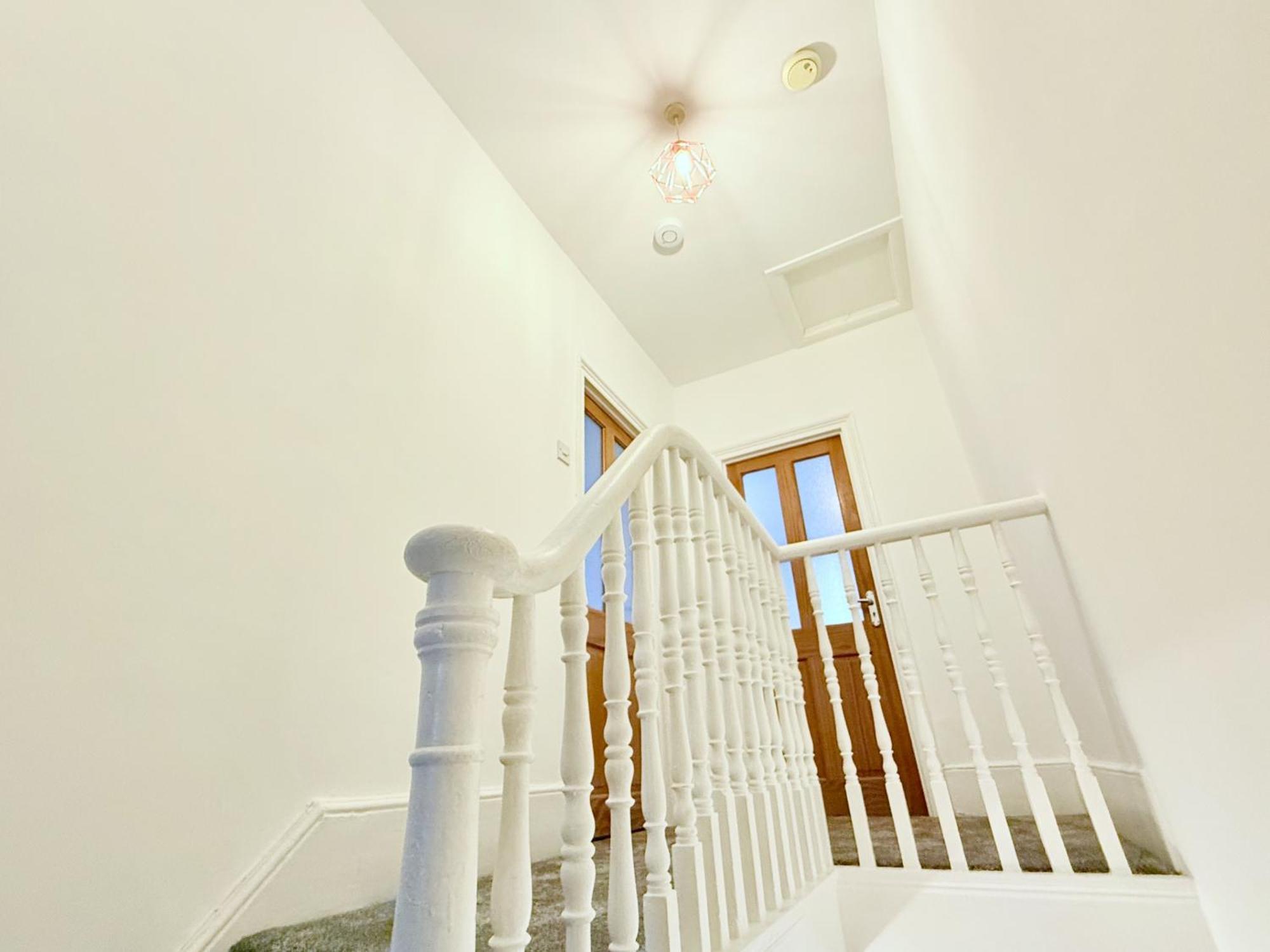 Spacious 3 Bedroom House Near London, O2, Excel, Stratford, Tube Station & Parking Available Ferienhaus *