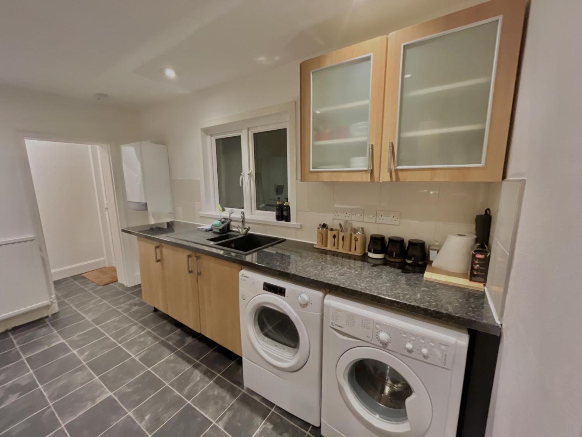 Ferienhaus Spacious 3 Bedroom House Near London, O2, Excel, Stratford, Tube Station & Parking Available *