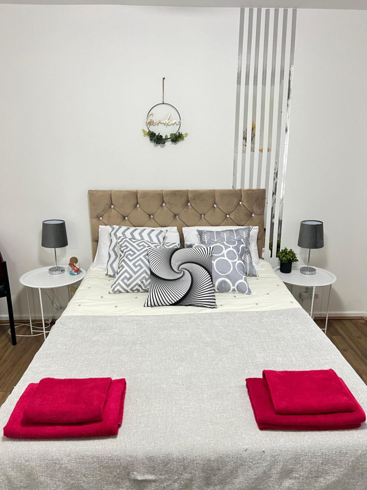 Spacious For Rent 10 Min From Tower Bridge Guest house
